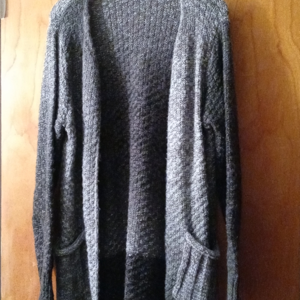 Full length sweater not made with buttons or zippe